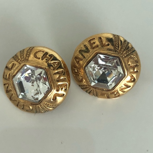 CHANEL Jewelry - 🦢SALEChanel vintage earrings crystal cut clip-on